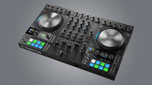 DJ Controller: TRAKTOR KONTROL S4 MK3